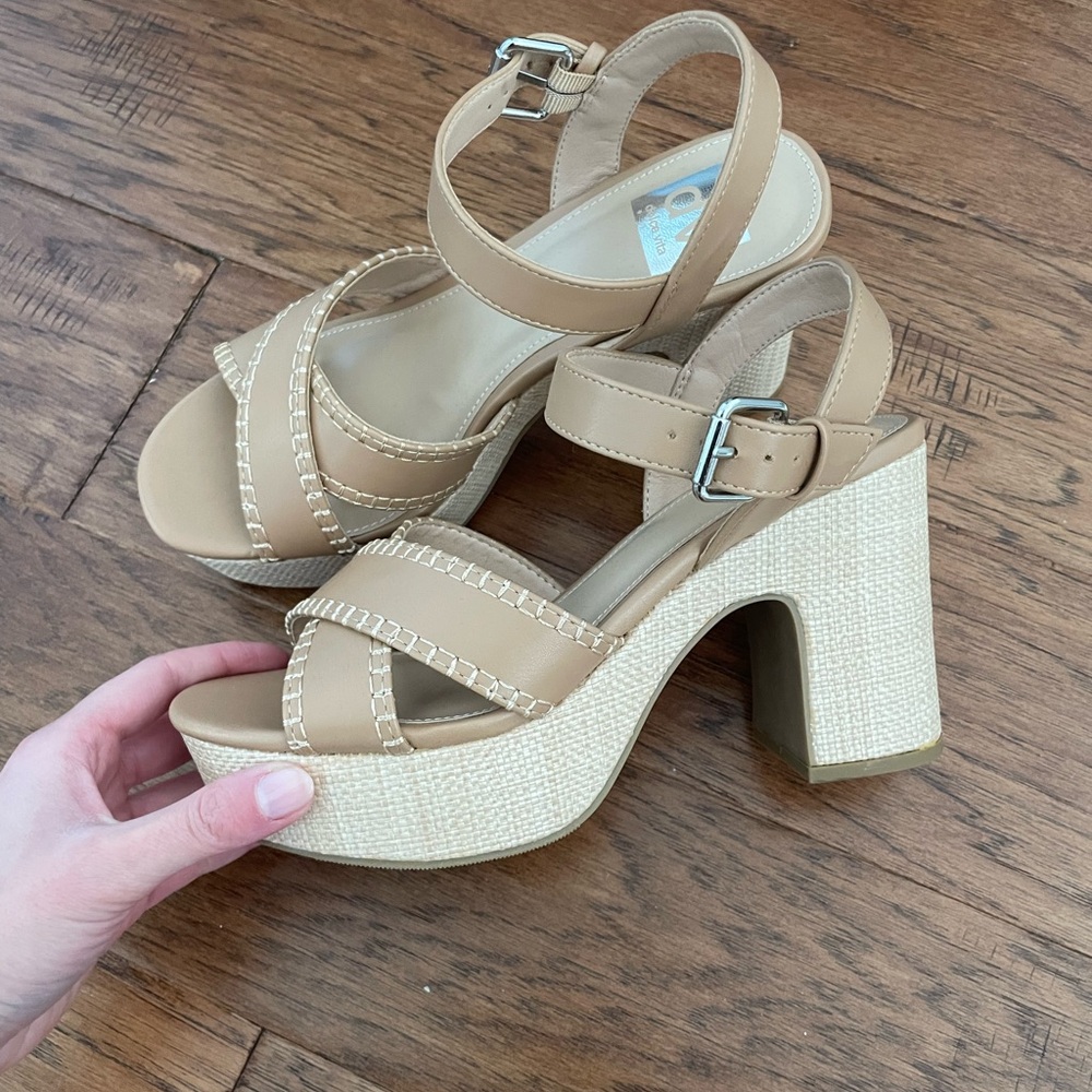 DV by Dolce Vita Women's Tan Strappy Sandals